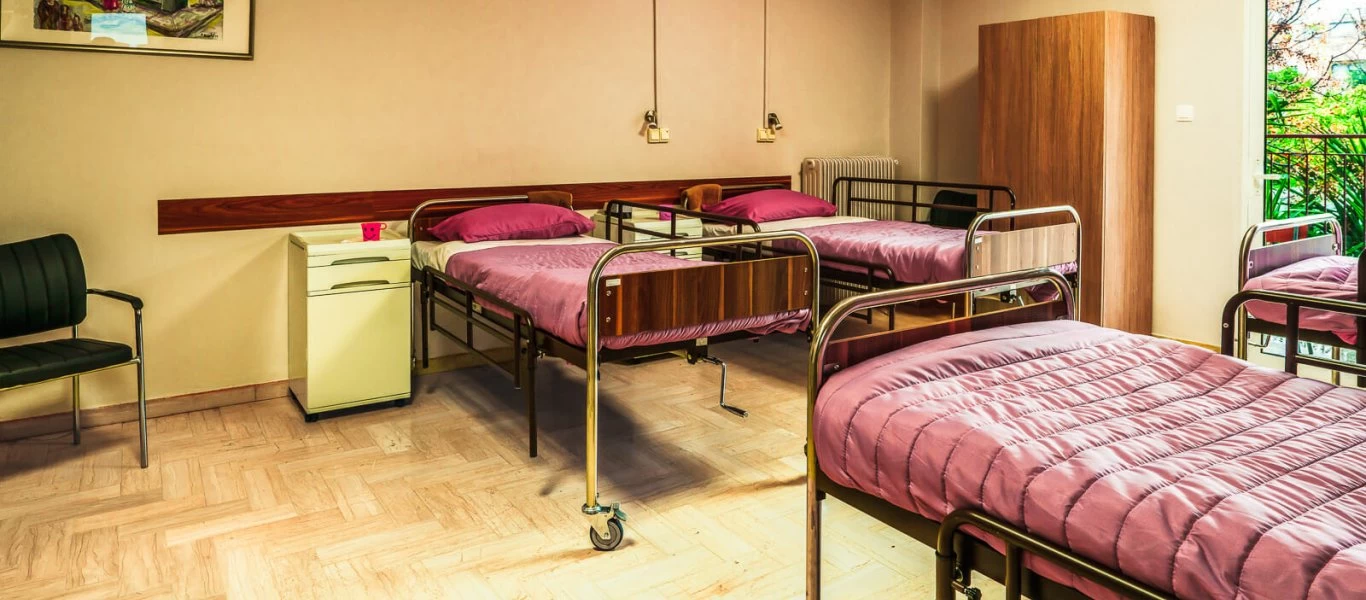 Κρούσματα κορωνοϊού σε γηροκομείο στη Γλυφάδα - Αναφορές για εργαζόμενους χωρίς μάσκες και γάντια (φωτο)